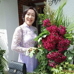 Meet your Posher, Tram